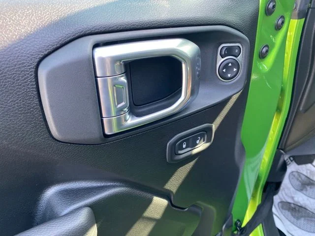 New 2026 Mojito Clear-Coat Exterior Paint Jeep Sport S image 22