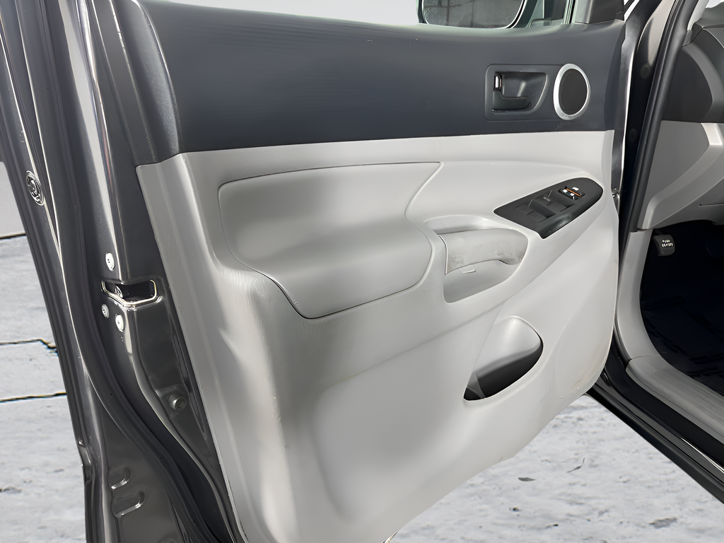 2013 Toyota Tacoma Base - Photo 10
