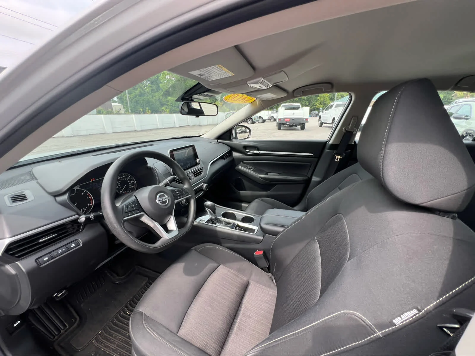 Used 2022 Silver Nissan 2.5 SV image 7