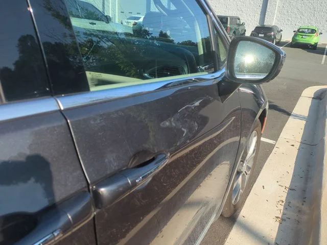 Used 2018 Gray Chrysler Limited image 9