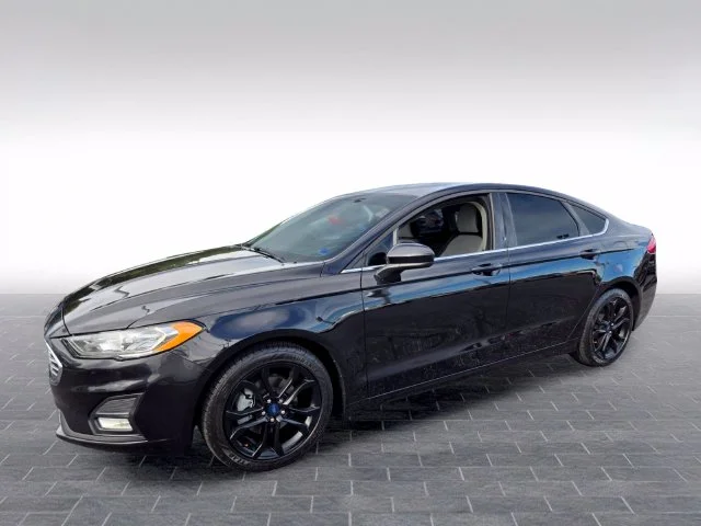 Used 2020 Black Ford SE image 3