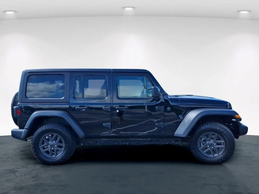 Used 2024 Black Jeep Sport S image 7