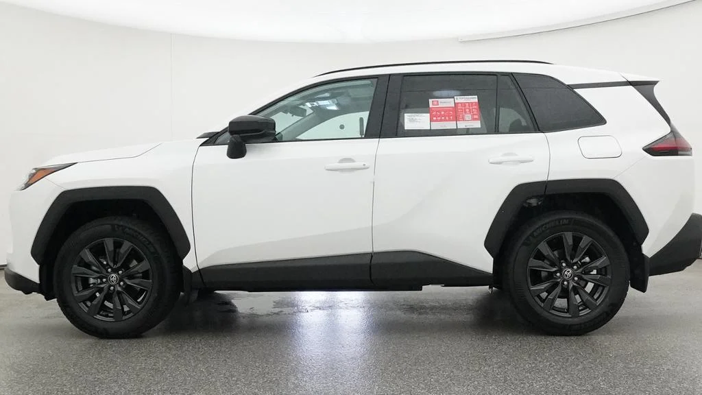 New 2026 Ice Cap Toyota XLE Premium image 2