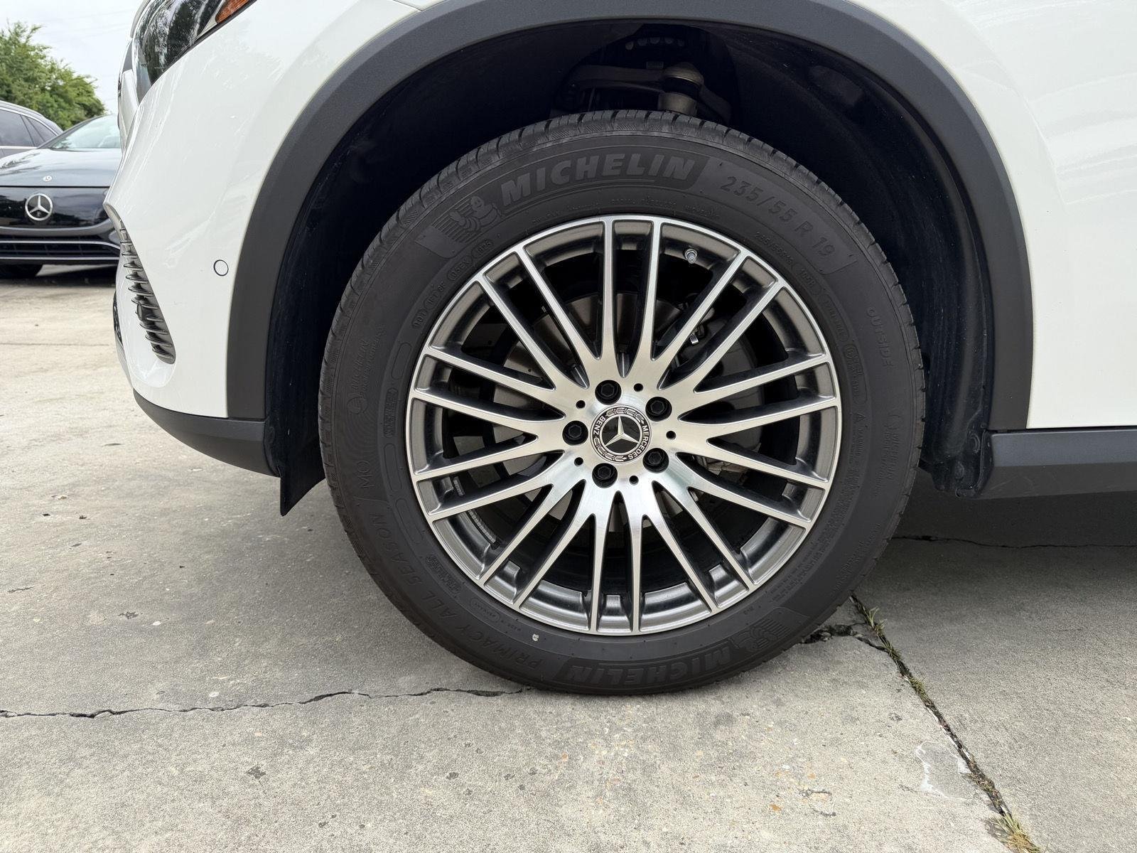 Certified Used 2026 Polar White Mercedes-Benz GLC 300 image 4