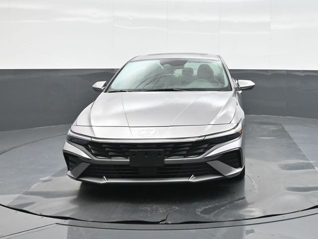 Used 2025 Silver Hyundai SEL Convenience image 29
