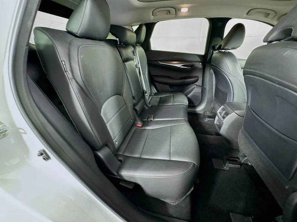 Certified Used 2023 White INFINITI LUXE image 37