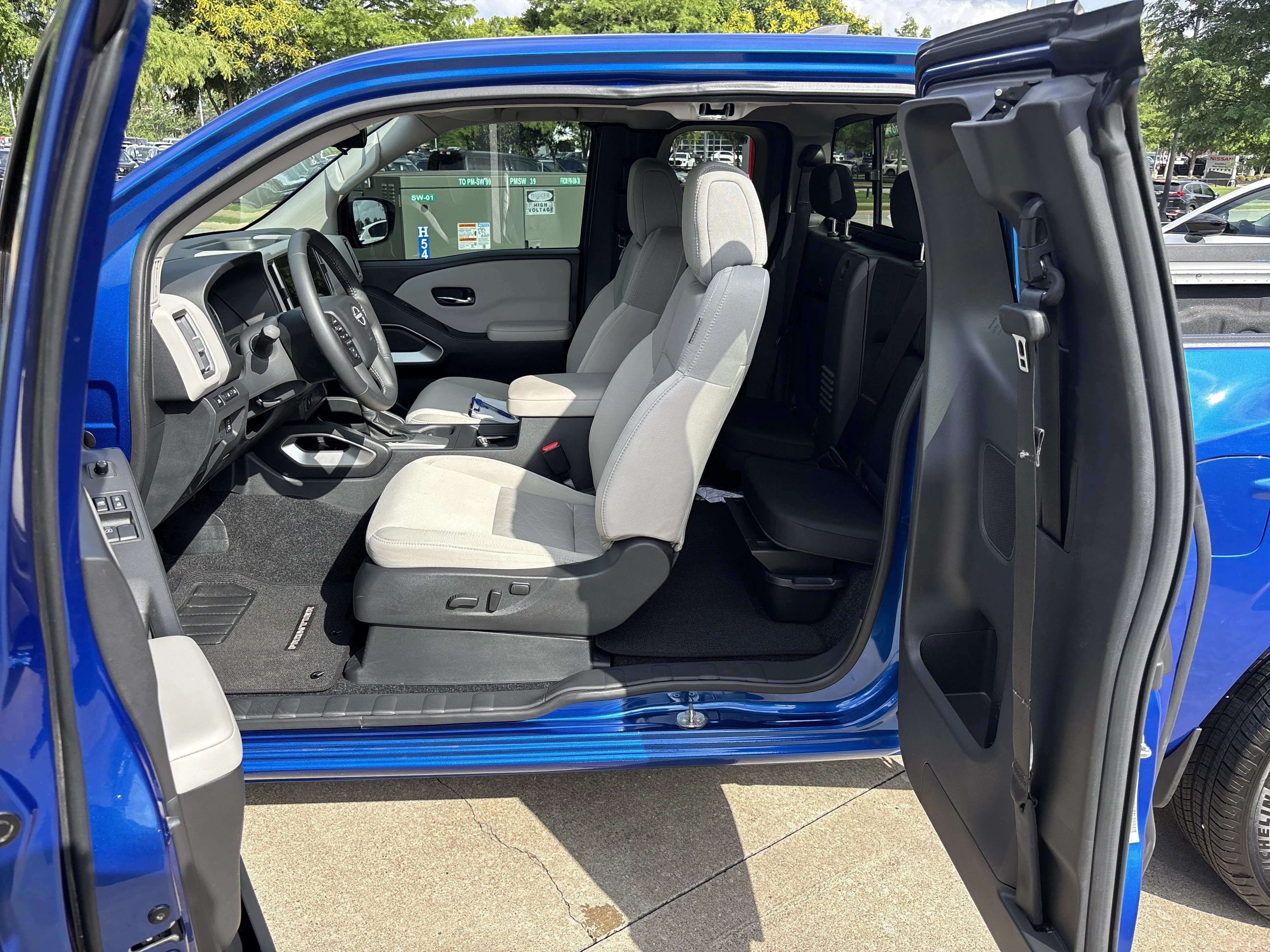 Used 2025 Bluestone Pearl Nissan SV image 15