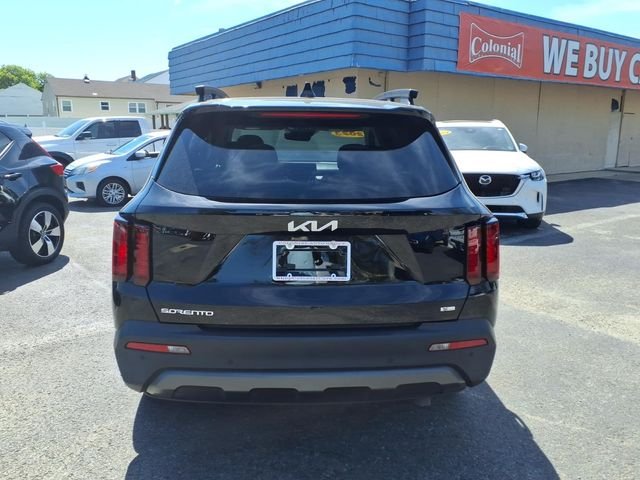 Used 2023 Black Kia X-Line EX image 6