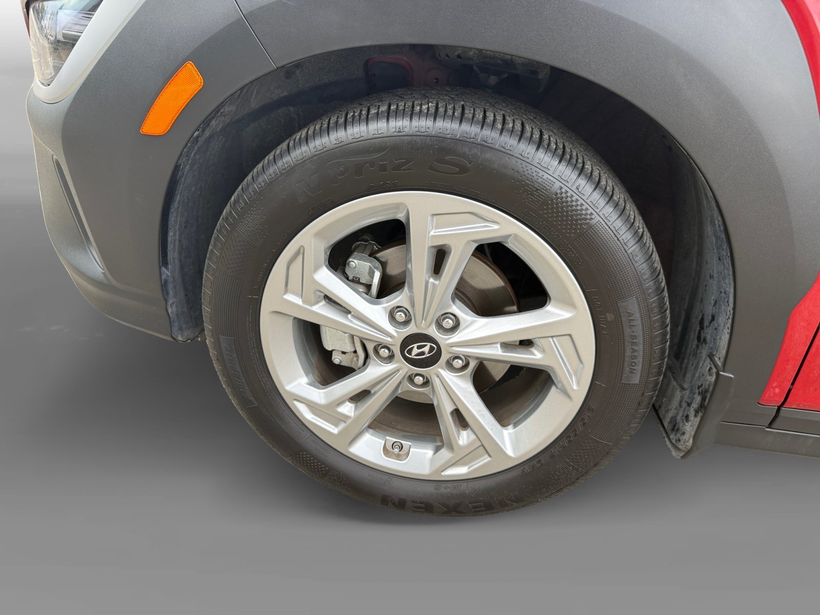 Certified Used 2022 Pulse Red Hyundai SEL image 9
