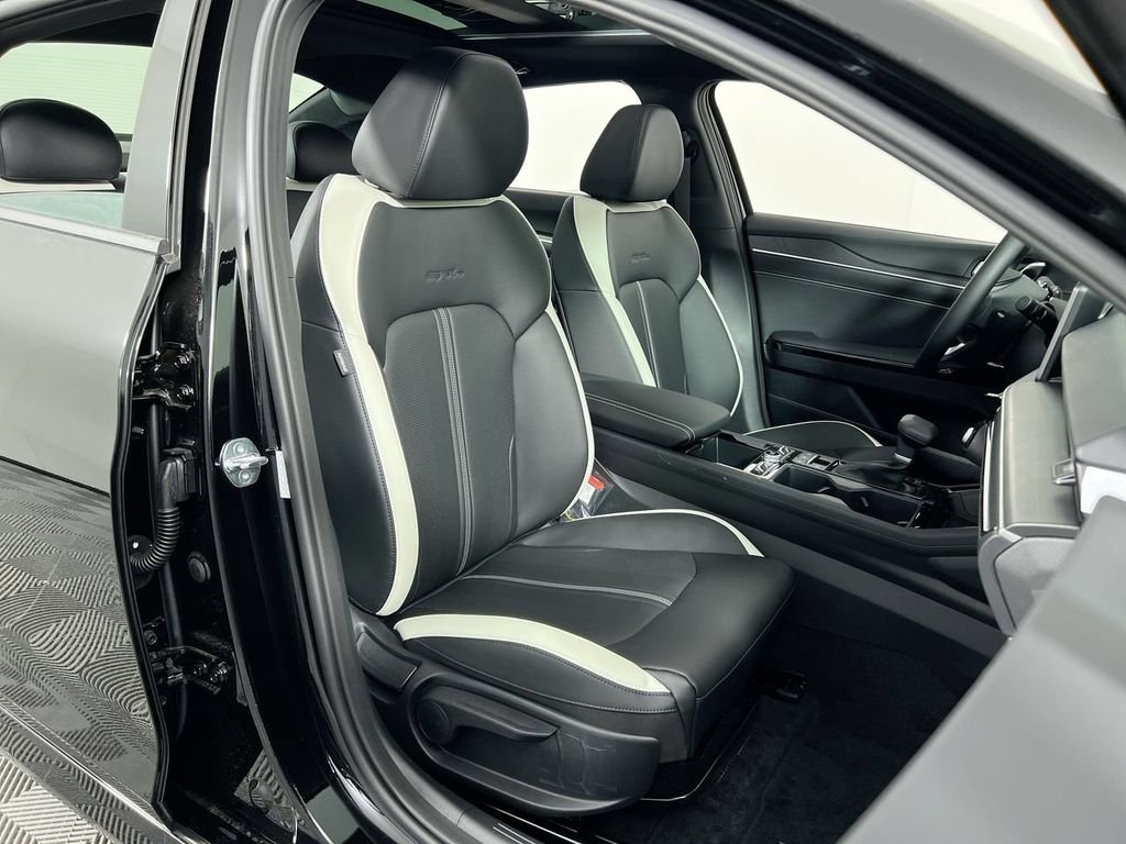 New 2026 Aurora Black Pearl Kia GT-Line FWD image 29