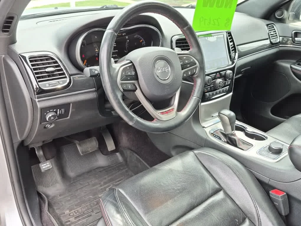 Used 2019 Billet Silver Metallic Clearcoat Jeep Trailhawk image 12