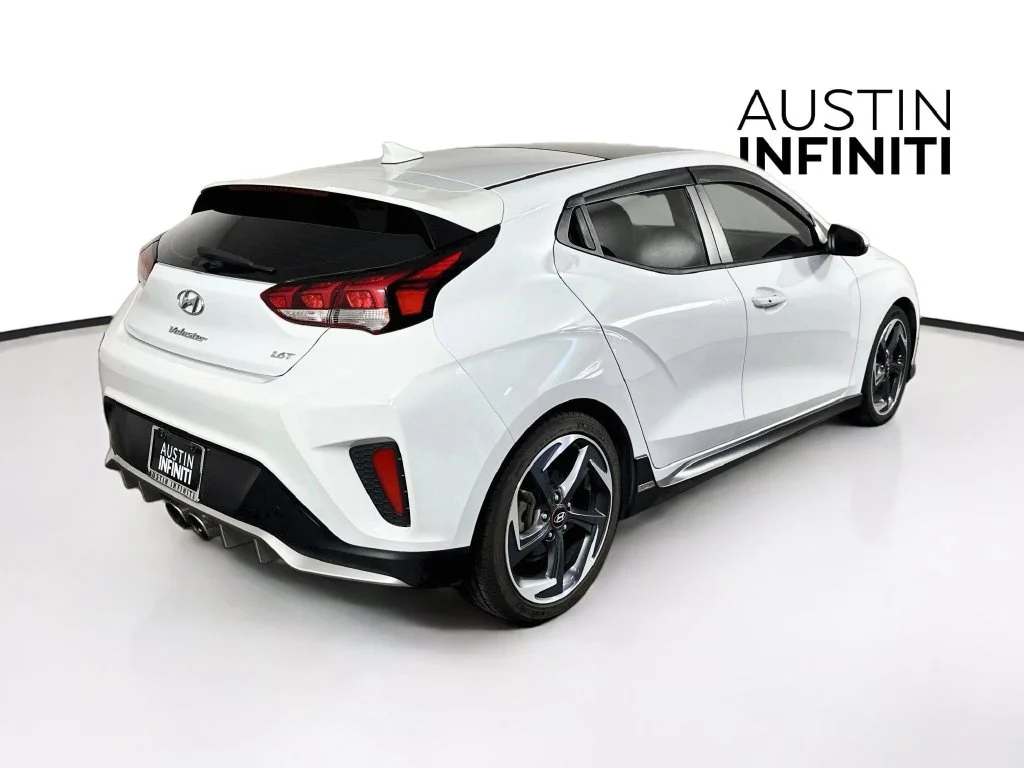 Used 2019 White Hyundai Turbo image 7