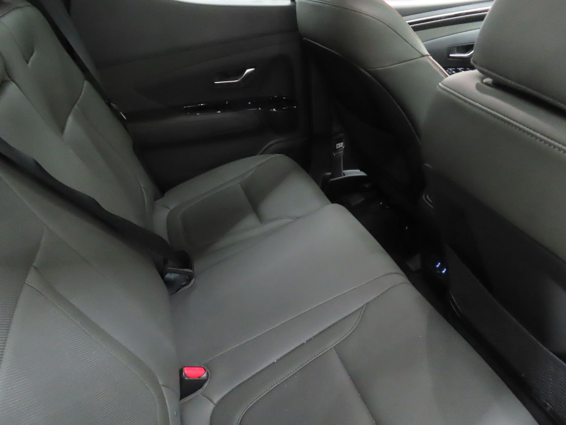 Used 2022 White Hyundai Limited image 25