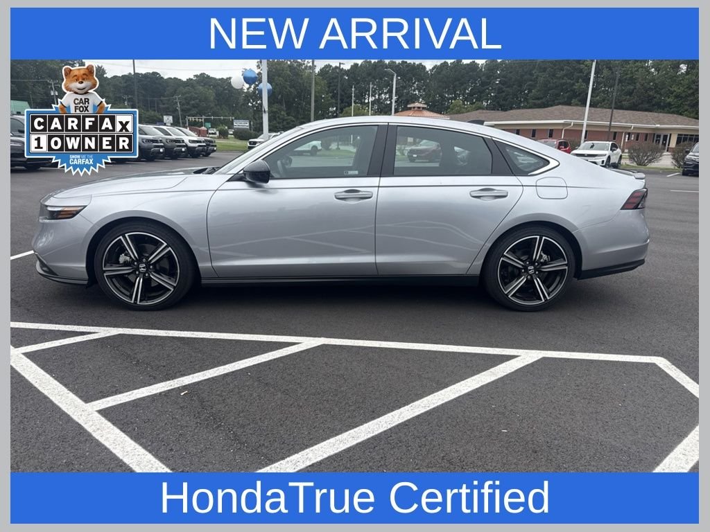 Used 2025  Honda Sport image 1