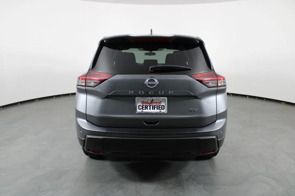 2024 Nissan Rogue SV - Photo 11
