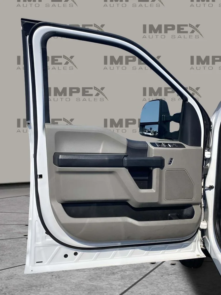 Used 2022 White Ford XL image 11