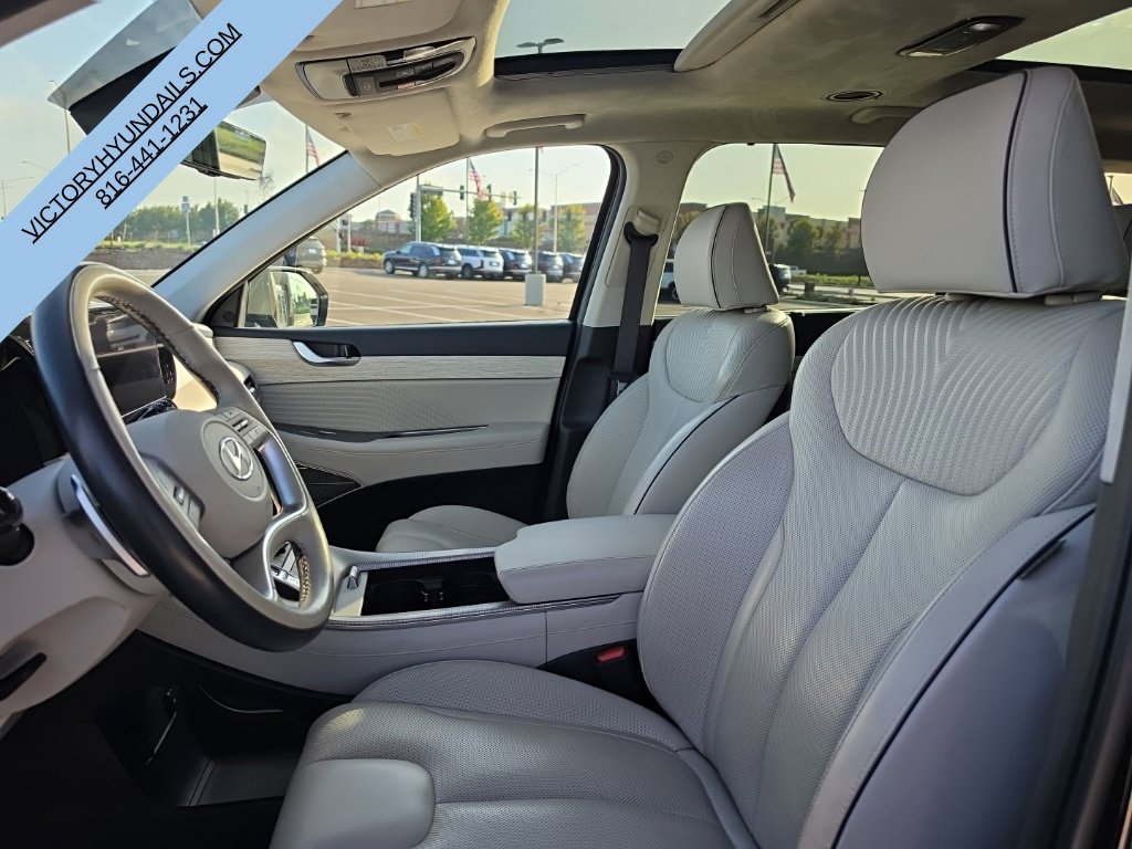 Used 2025 White Hyundai Calligraphy image 14