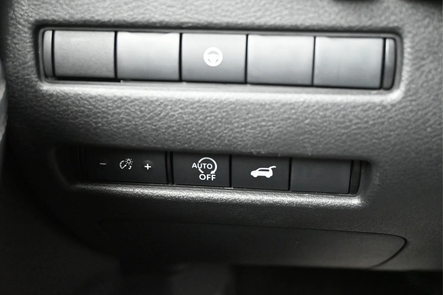 Used 2025 Deep Ocean Blue Nissan SV image 21
