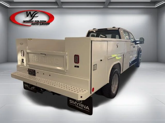 New 2027 Oxford White Ford F-550® XL image 25
