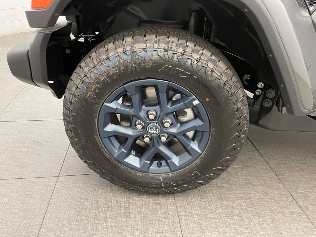 New 2026 Granite Crystal Metallic Clear-Coat Exterior Paint Jeep 85th Anniversary Edition image 8
