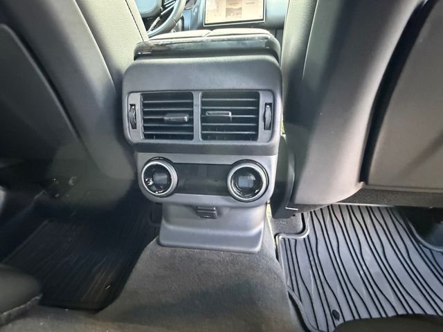 New 2026 Arroios Grey Land Rover P250 Base image 17