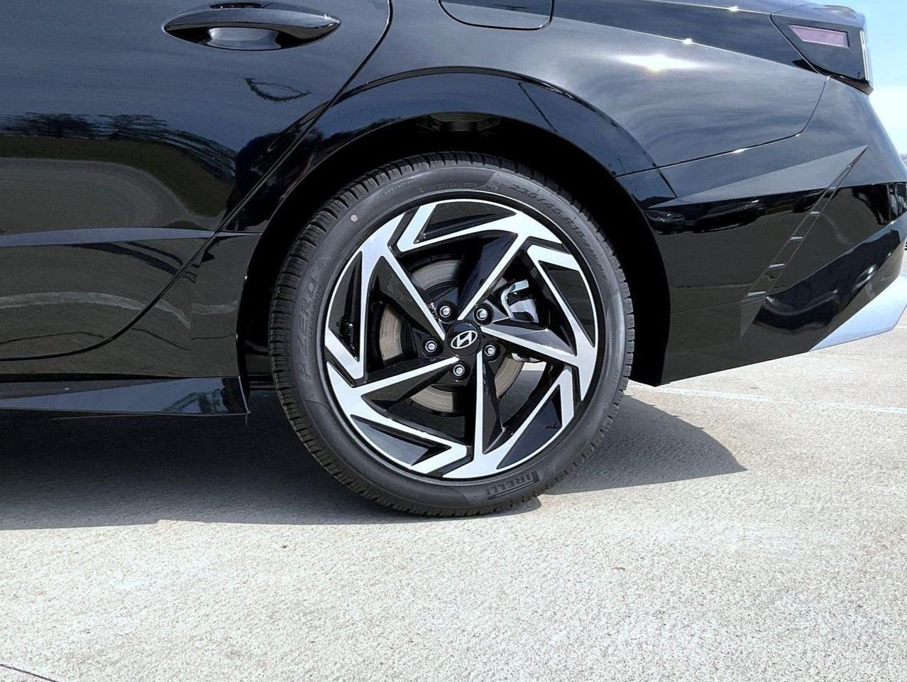 New 2026 Black Hyundai SEL Sport image 23