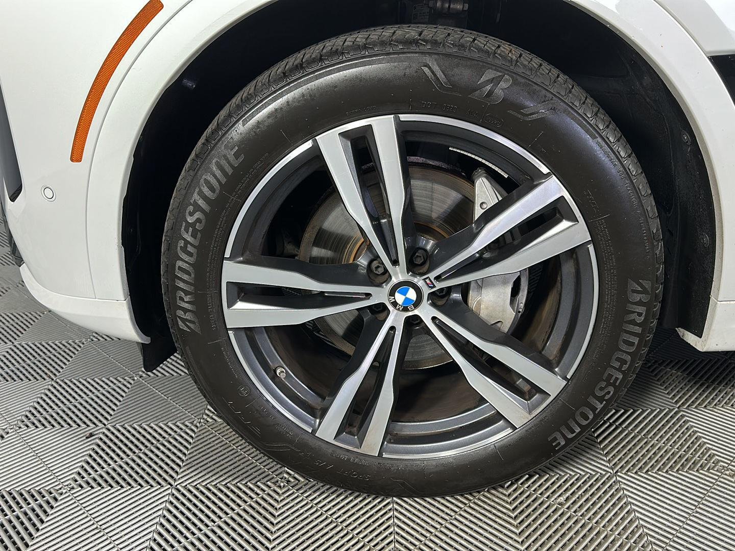 Used 2024 Mineral White Metallic BMW xDrive40i image 5