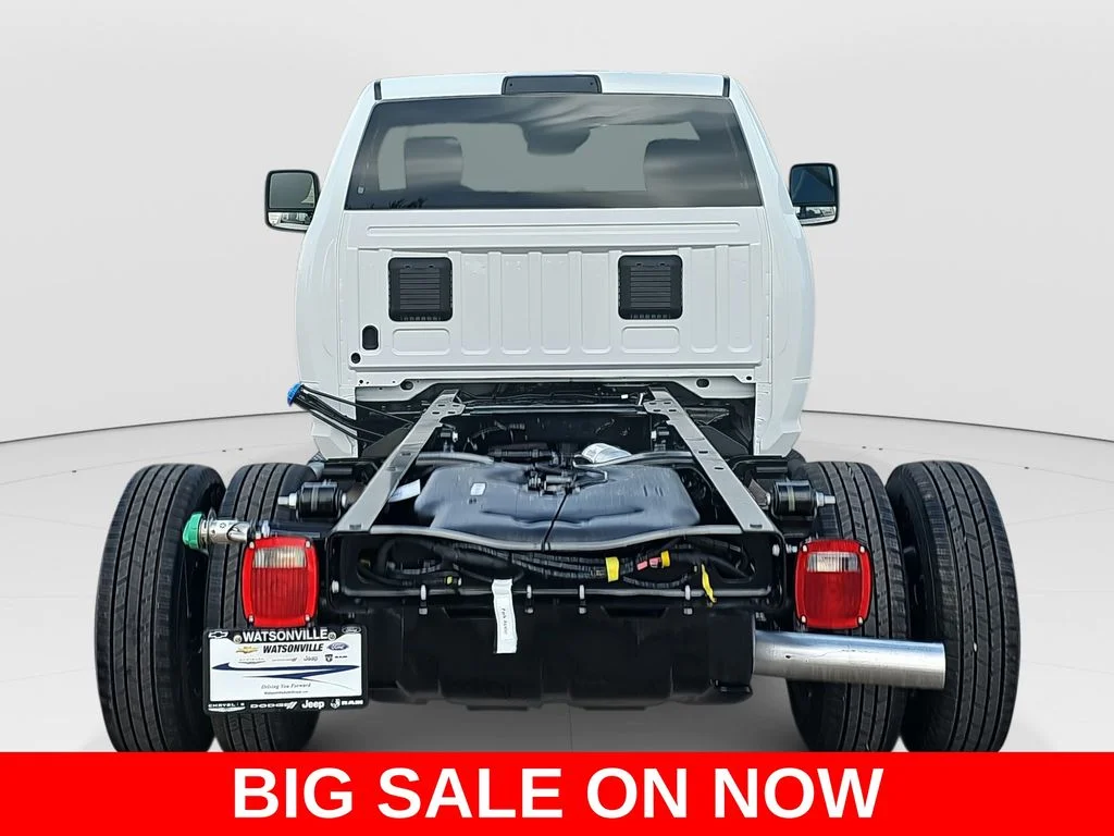 New 2026 Bright White Clearcoat RAM Tradesman image 4