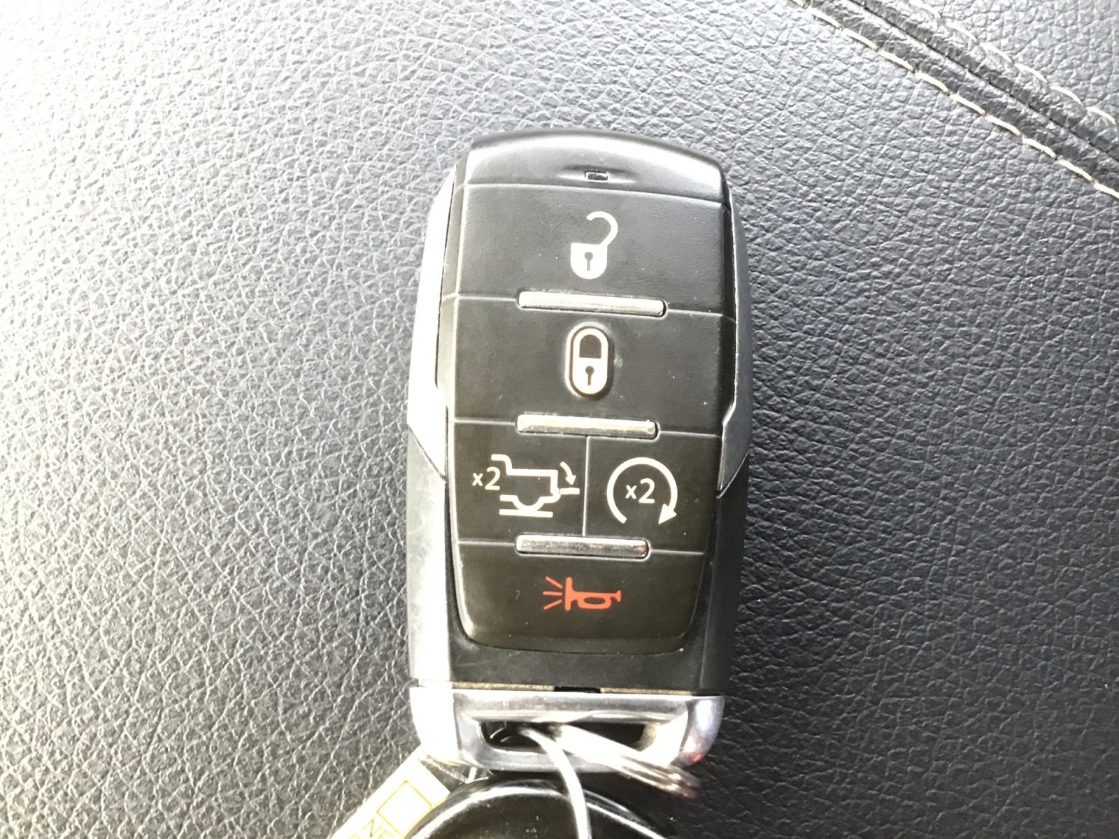 Used 2020 Delmonico Red Pearlcoat Ram Laramie image 30
