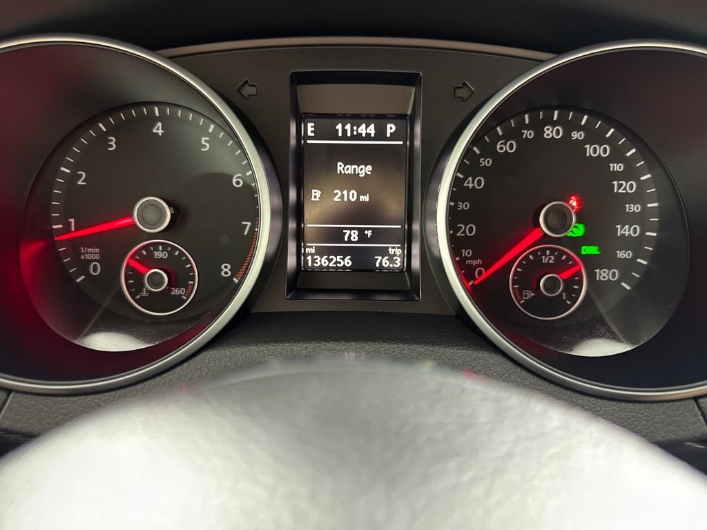 Used 2013 Black Volkswagen Base image 15
