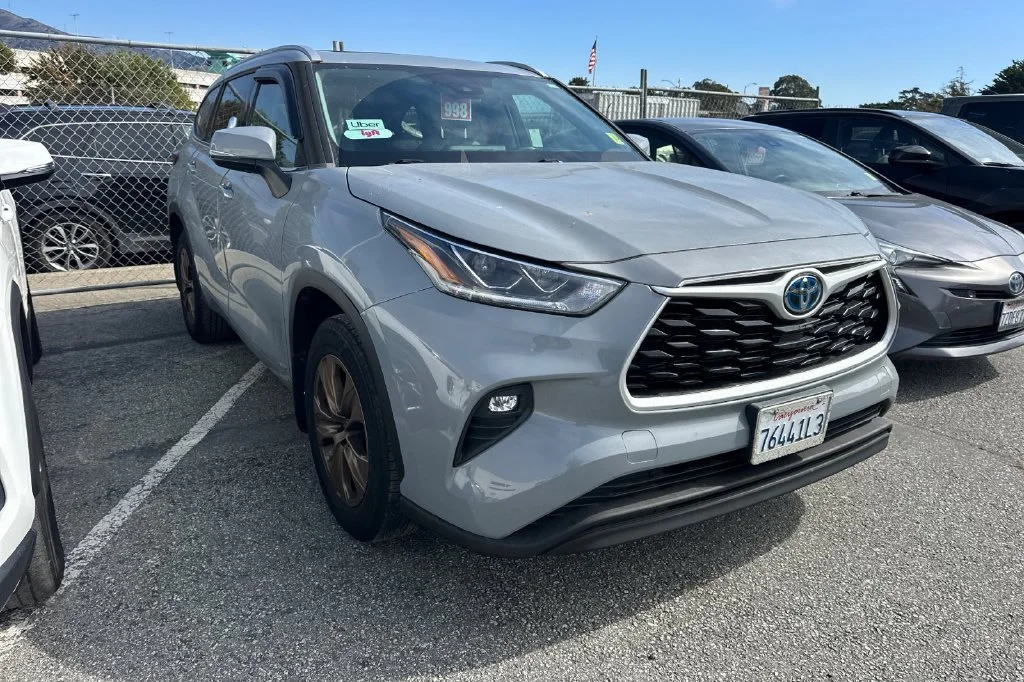 Certified Used 2022  Toyota Bronze Edition image 2