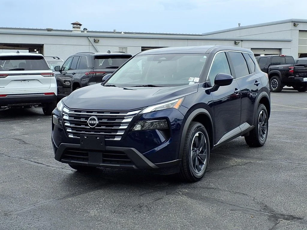 Used 2024 Nissan Rogue SV with VIN 5N1BT3BB7RC715624 for sale in Kansas City