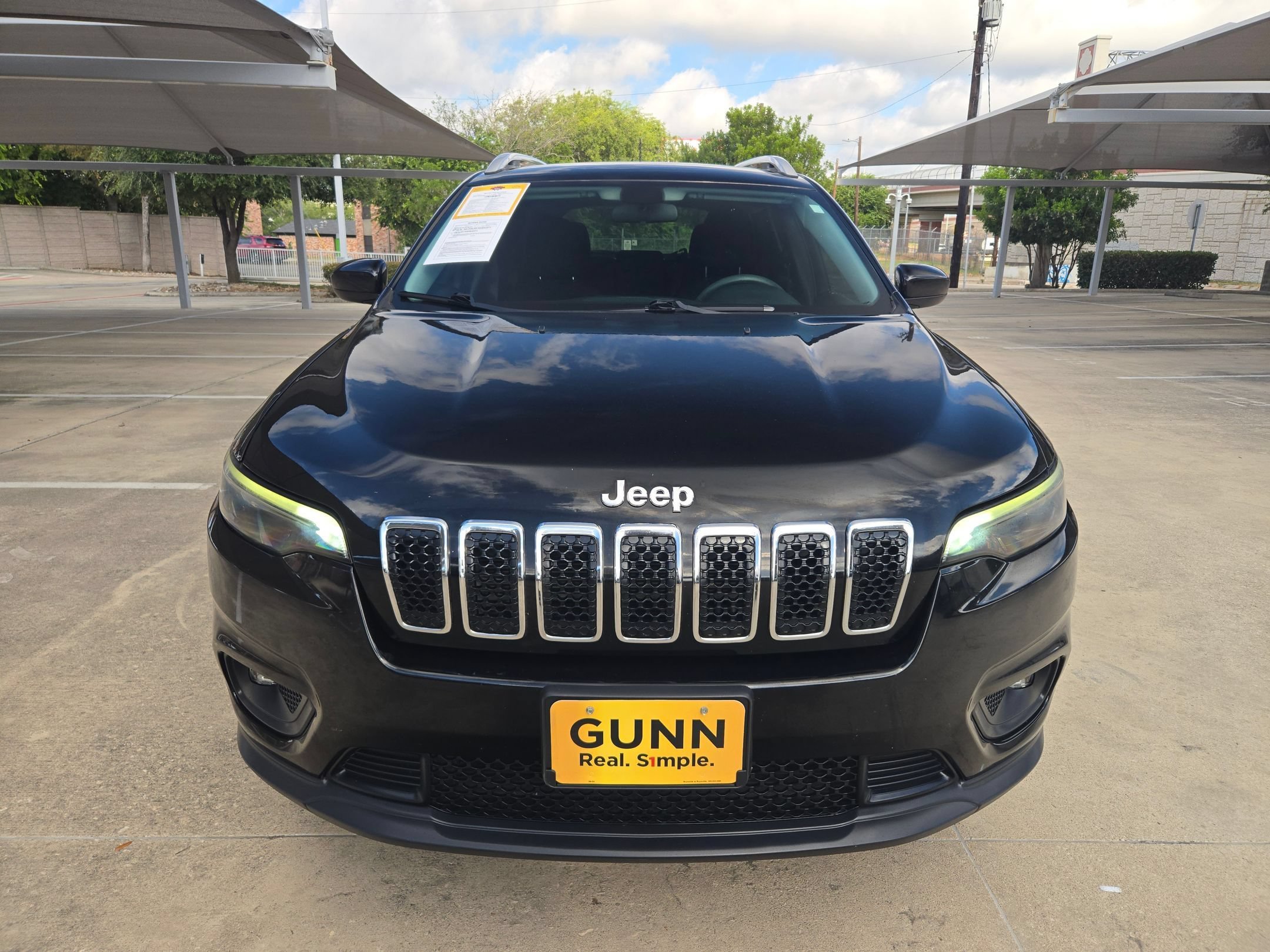 Used 2019 Diamond Black Crystal Pearlcoat Jeep Latitude image 8