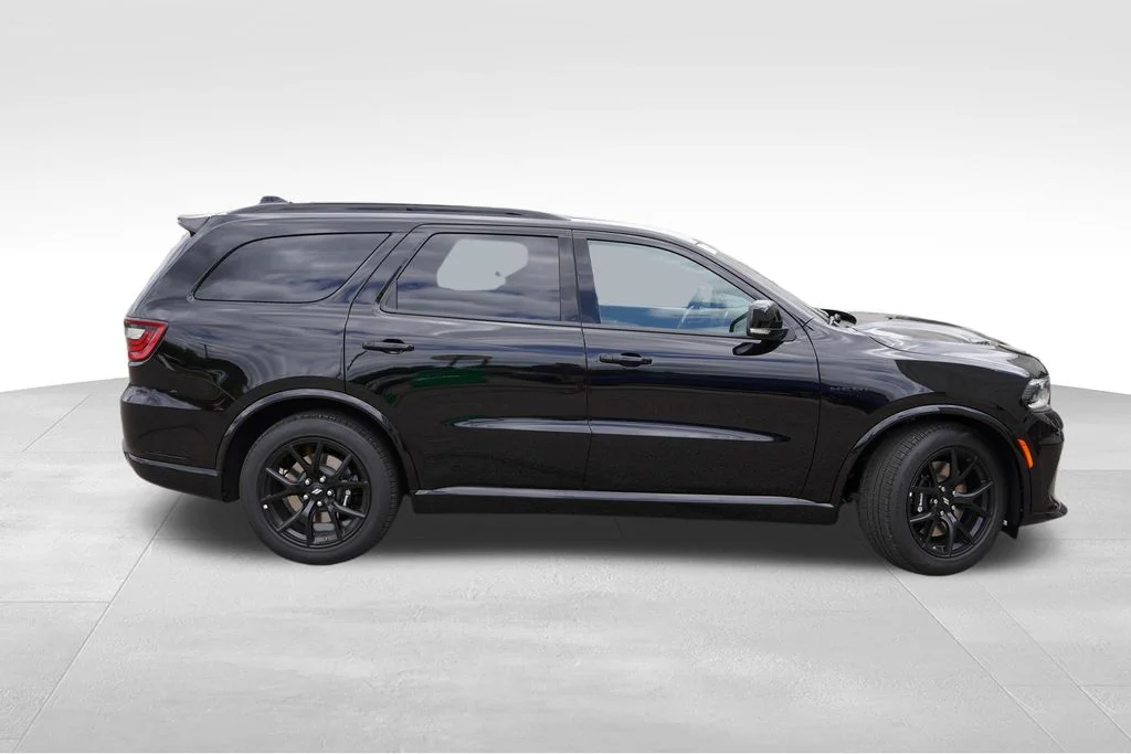 New 2026 Diamond Black Clear-Coat Exterior Paint Dodge GT Premium HEMI V8 image 2