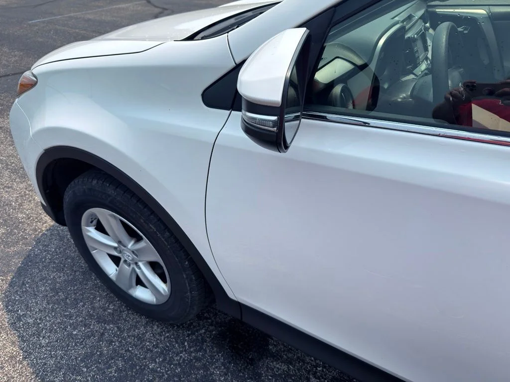 Used 2014 White Toyota XLE image 11