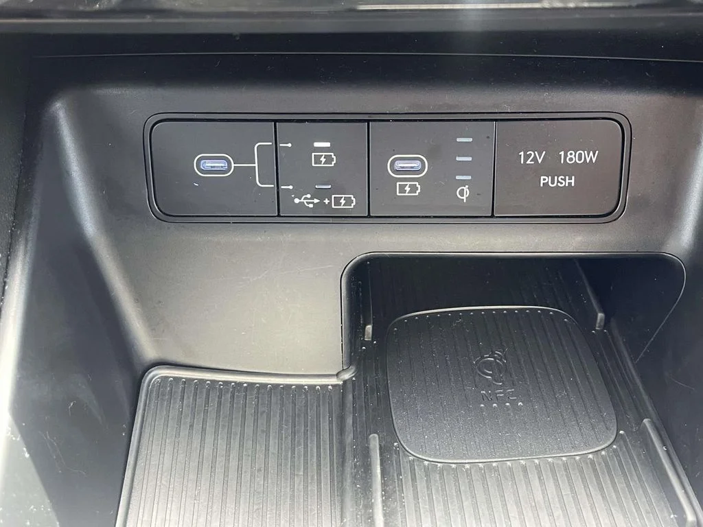 Used 2025 Gray Hyundai SEL image 27