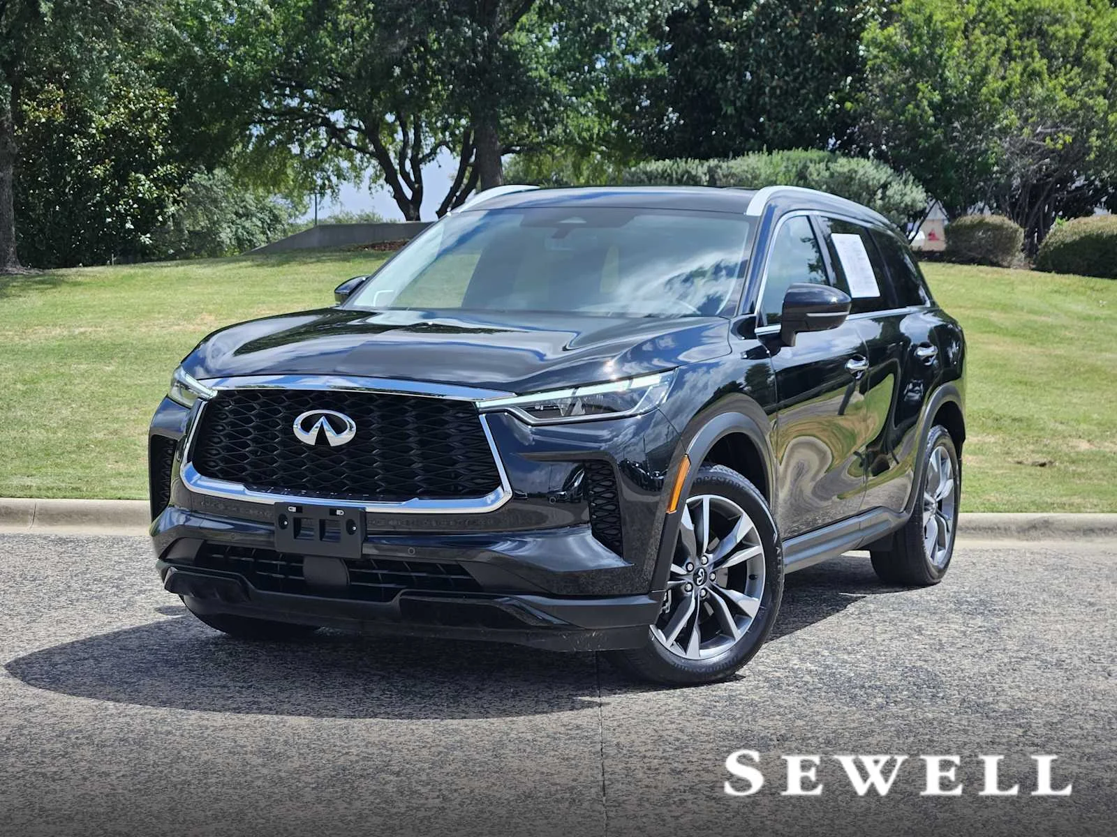 2023 INFINITI QX60 LUXE