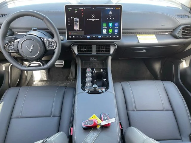 2025 VinFast VF 8 Eco - Photo 9