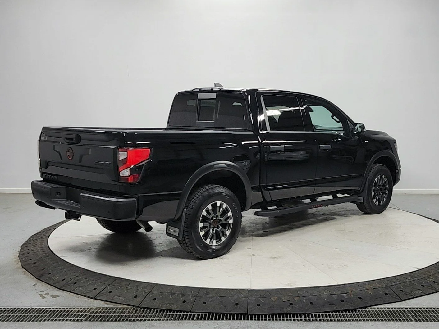 Used 2024 Black Nissan PRO-4X image 7