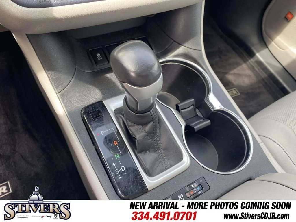 Used 2014 Gray Toyota Limited image 25