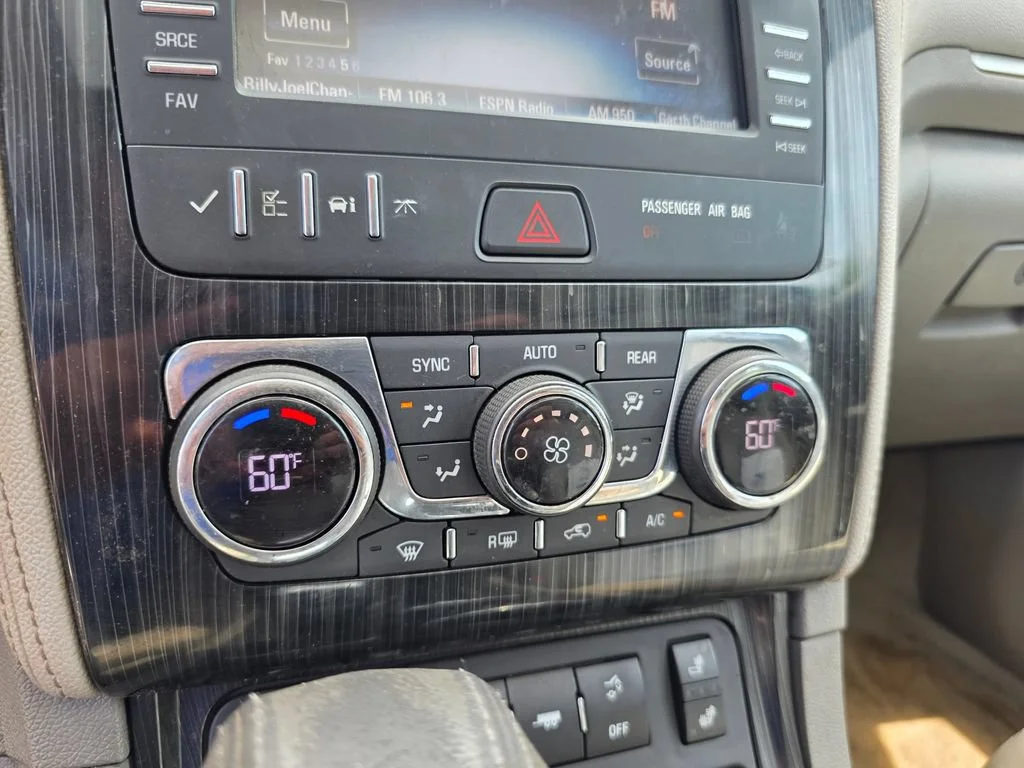 Used 2015 SIREN RED TINTCOAT Chevrolet LT image 19