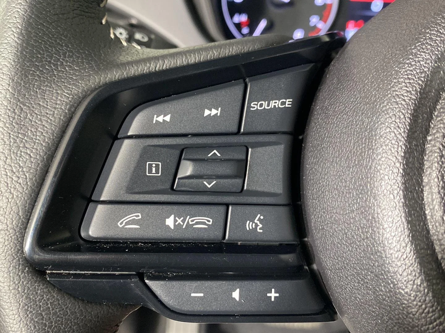 Used 2025 River Rock Pearl Subaru Premium image 25