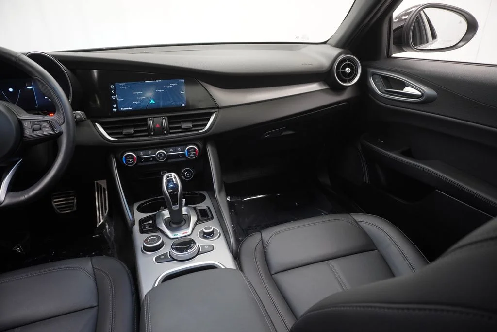 Used 2024 White Alfa Romeo Ti image 27