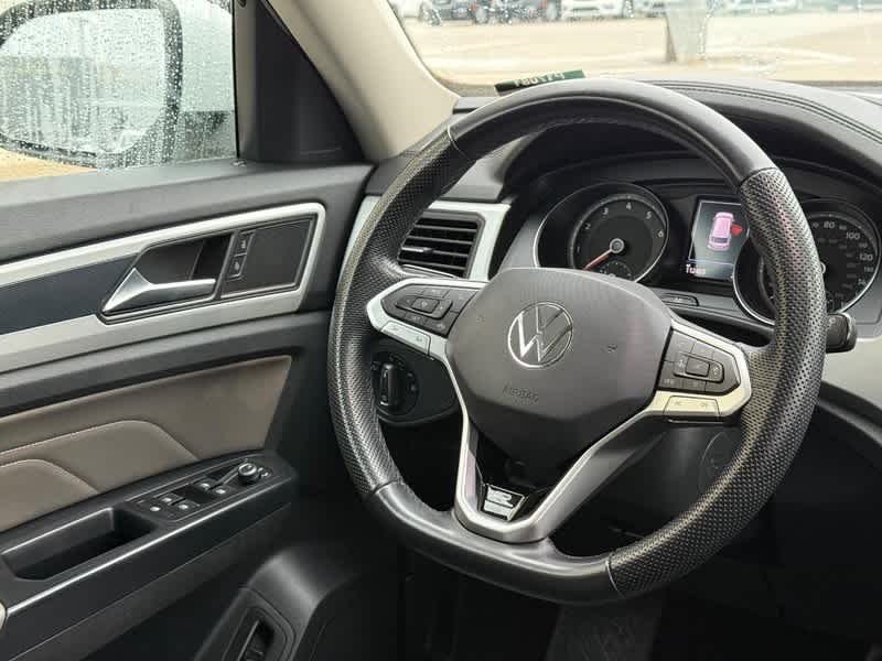 Used 2021 Pure White Volkswagen 3.6L V6 SE w/Technology R-Line image 15