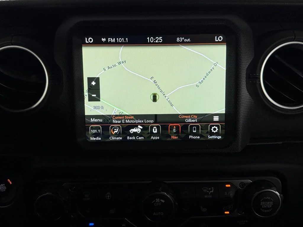 Used 2023 White Jeep Rubicon 4xe image 17