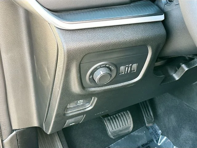 Certified Used 2024 White Jeep Altitude image 11