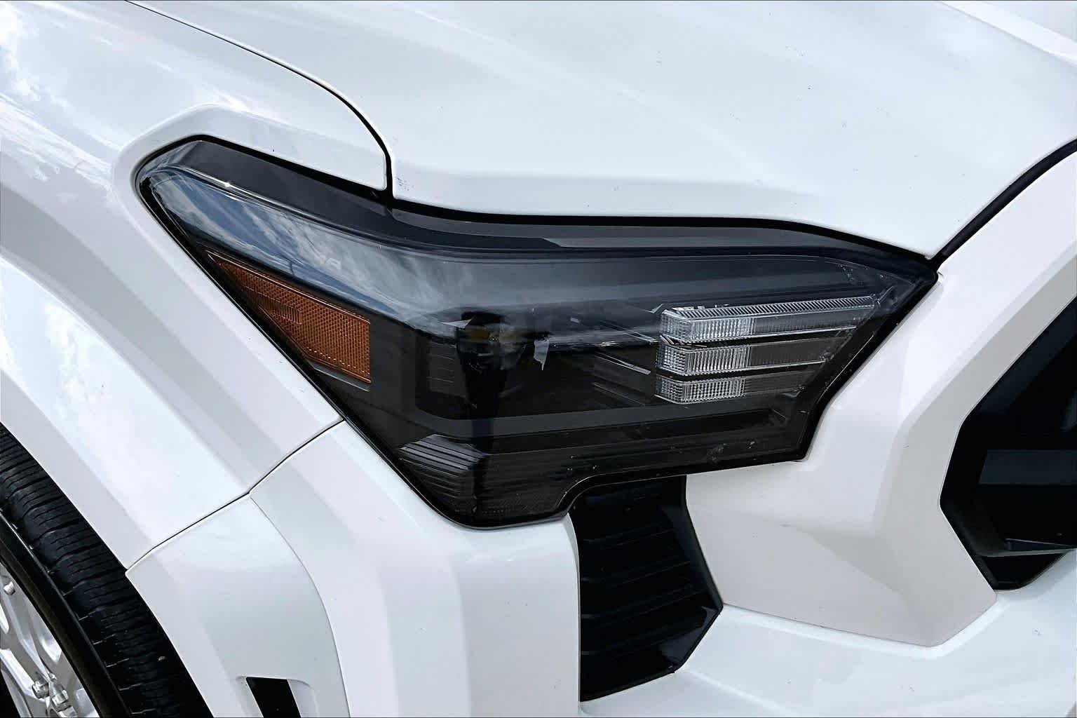 Used 2025 Ice Cap Toyota SR image 27