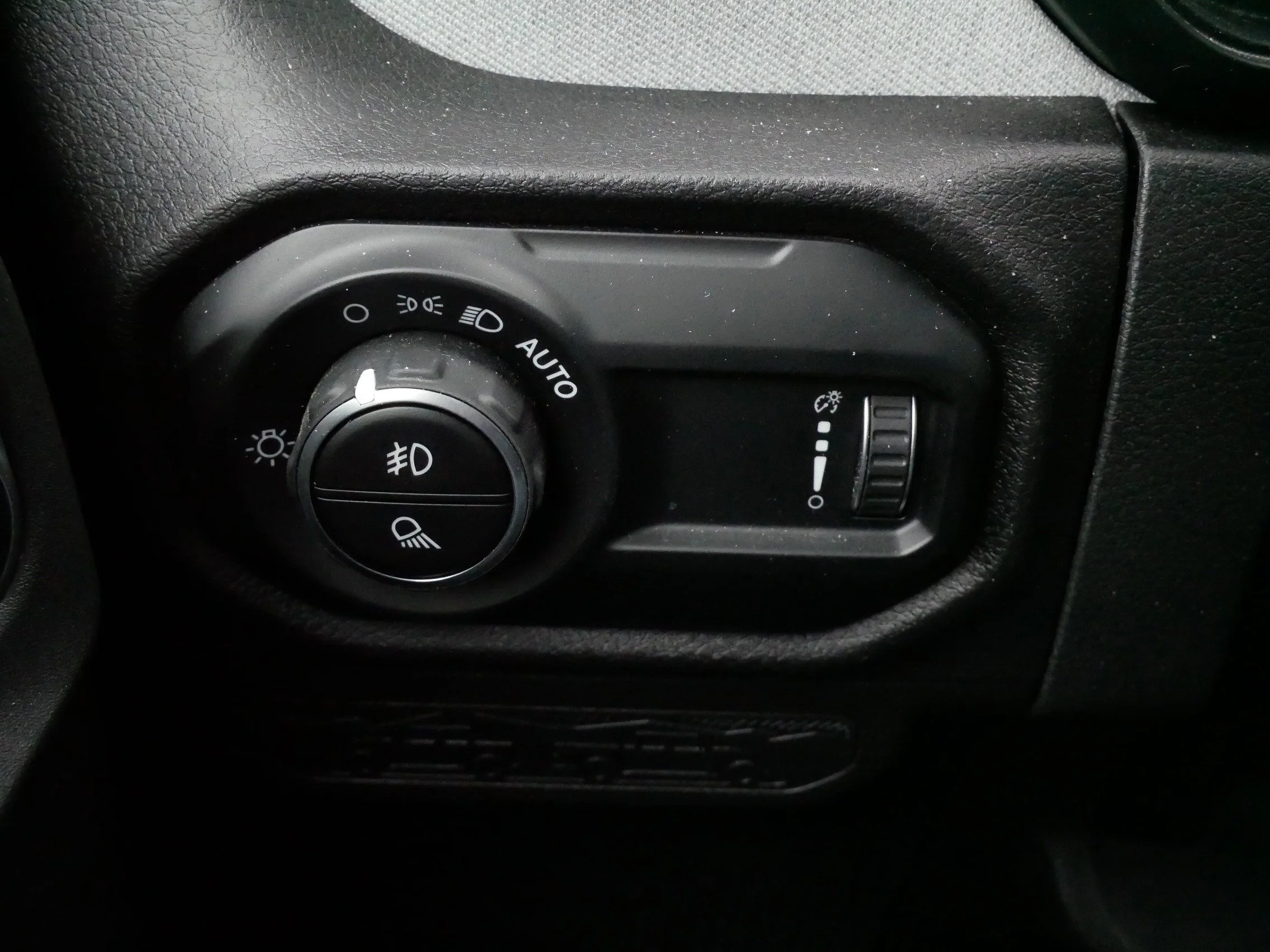 Used 2025 Fathom Blue Pearlcoat Jeep Sport S image 27