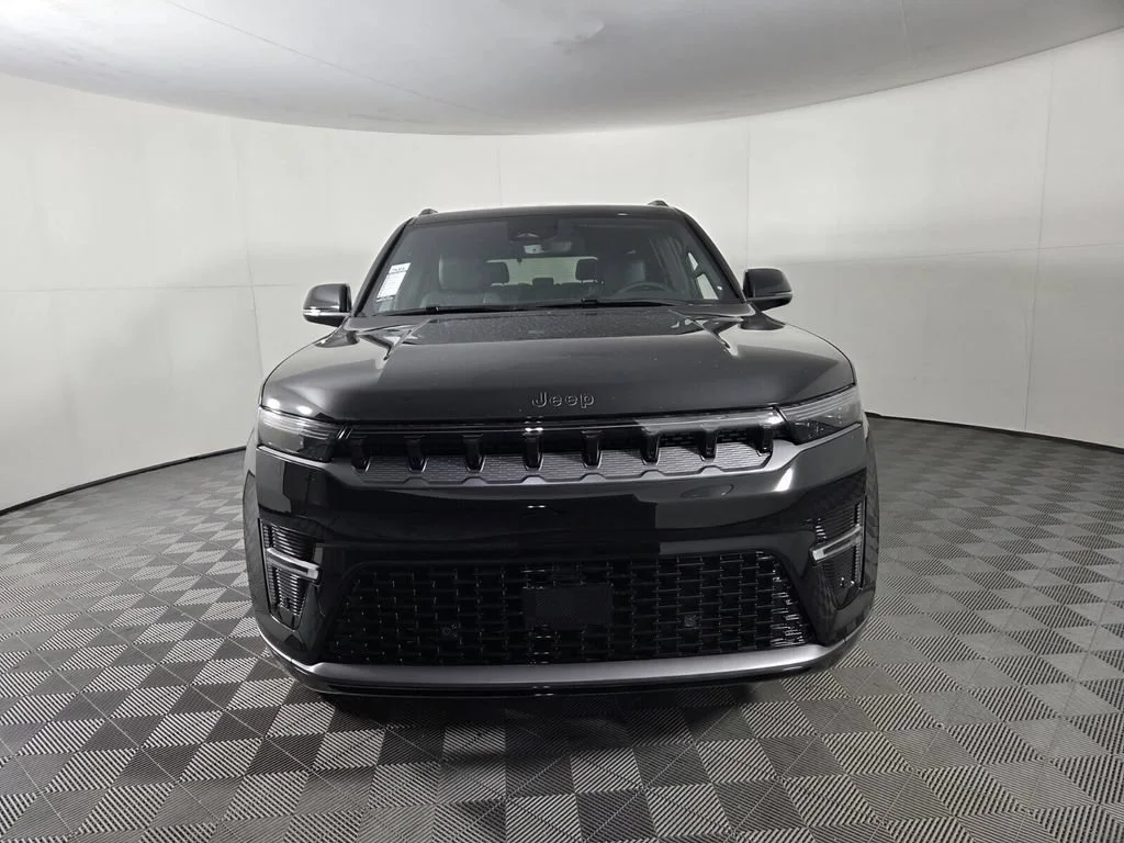 New 2026 High Gloss Black Exterior Paint Jeep Limited Altitude image 3