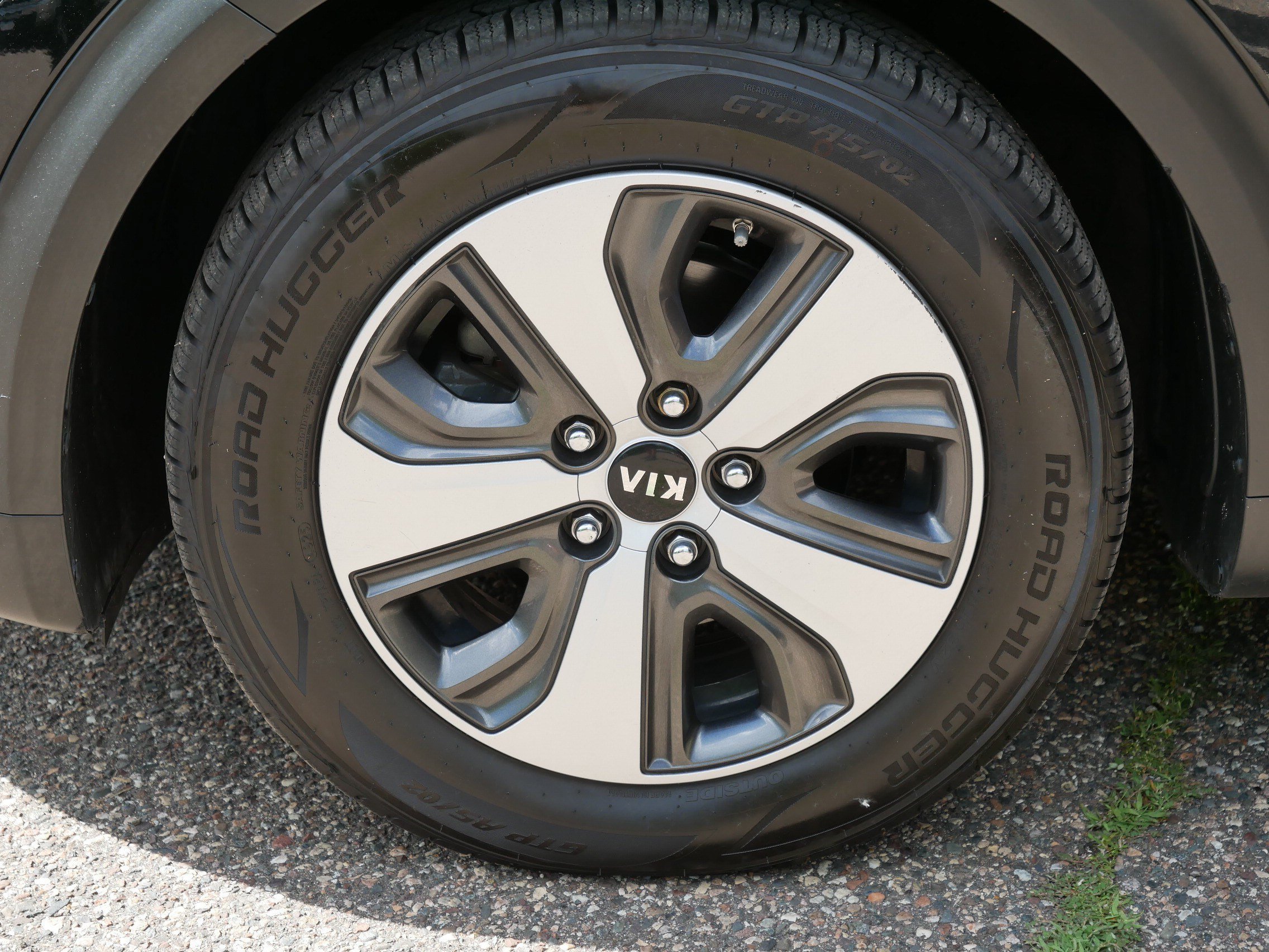 Used 2018 Aurora Black Pearl Kia FE image 15